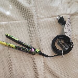 Fahrenheit Flat Iron Hair Straightener